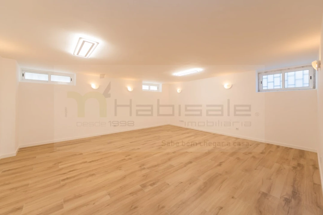 Apartamento T3 para Venda em Carcavelos e Parede Foto 36