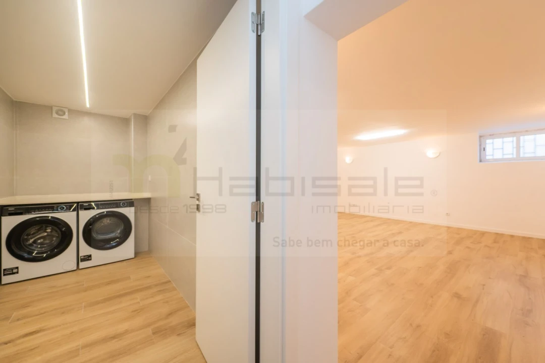 Apartamento T3 para Venda em Carcavelos e Parede Foto 37