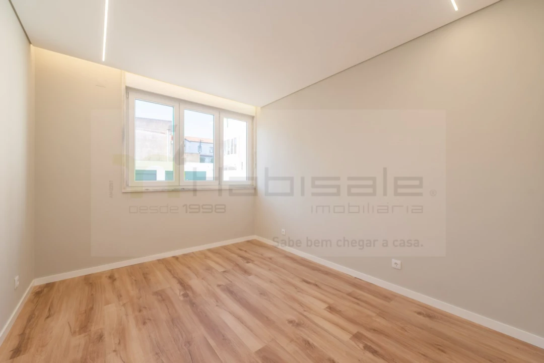 Apartamento T3 para Venda em Carcavelos e Parede Foto 20