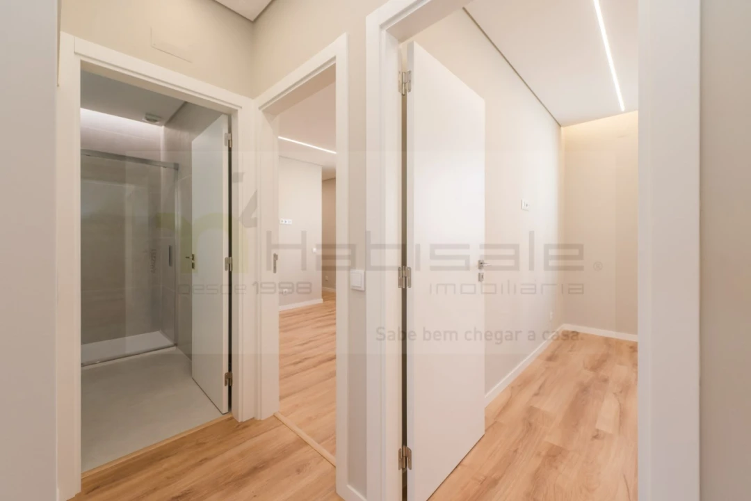 Apartamento T3 para Venda em Carcavelos e Parede Foto 17