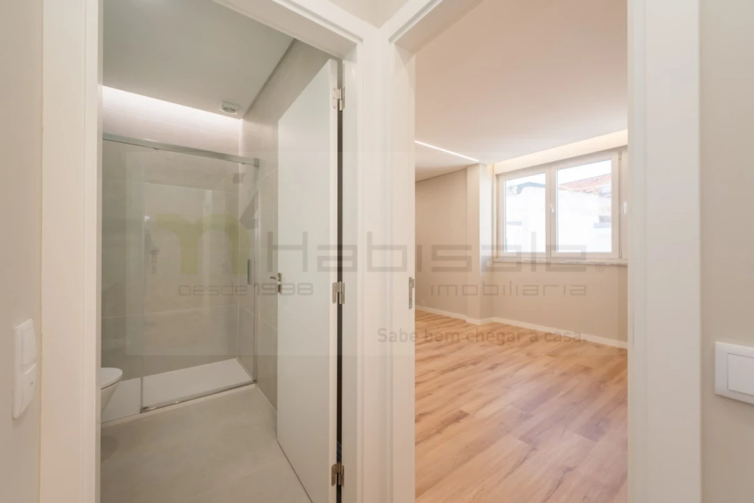 Apartamento T3 para Venda em Carcavelos e Parede Foto 21
