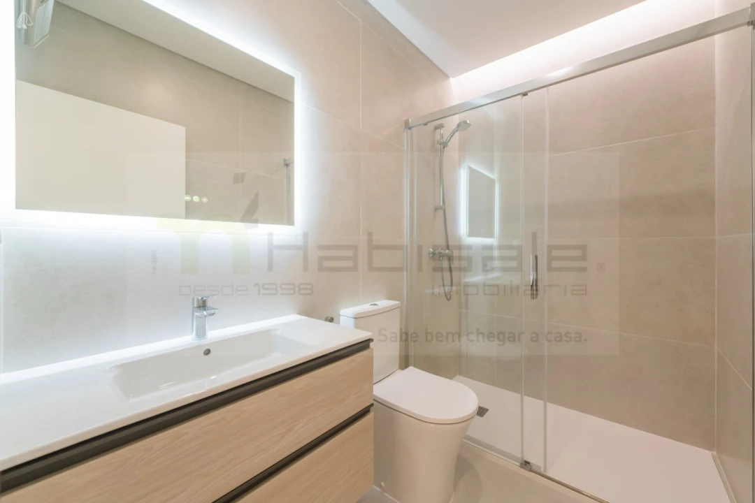 Apartamento T3 para Venda em Carcavelos e Parede Foto 16