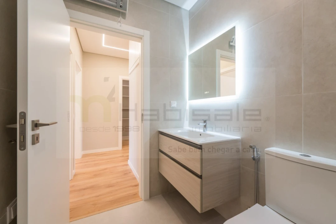 Apartamento T3 para Venda em Carcavelos e Parede Foto 15