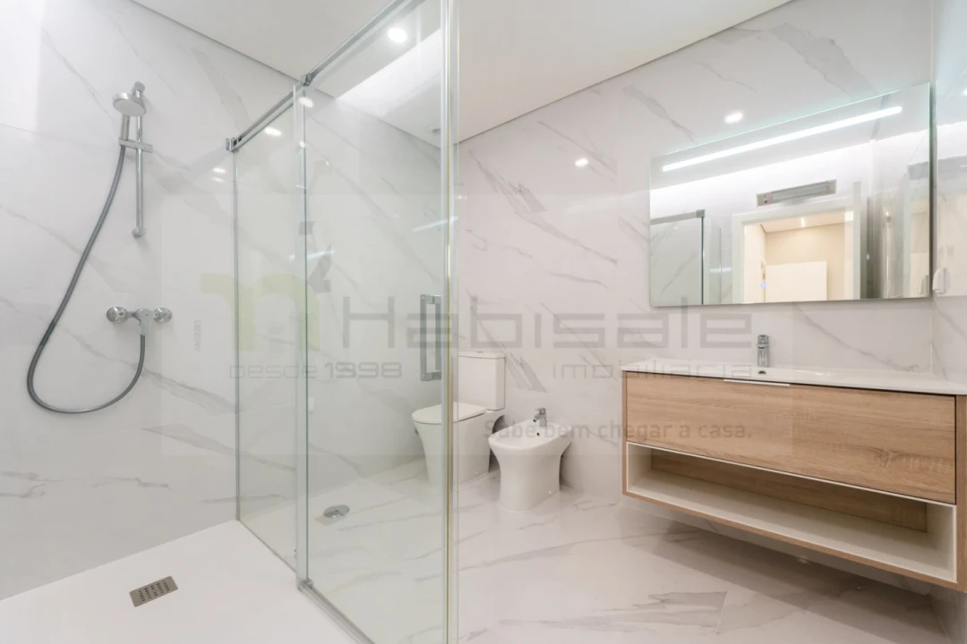Apartamento T3 para Venda em Carcavelos e Parede Foto 26