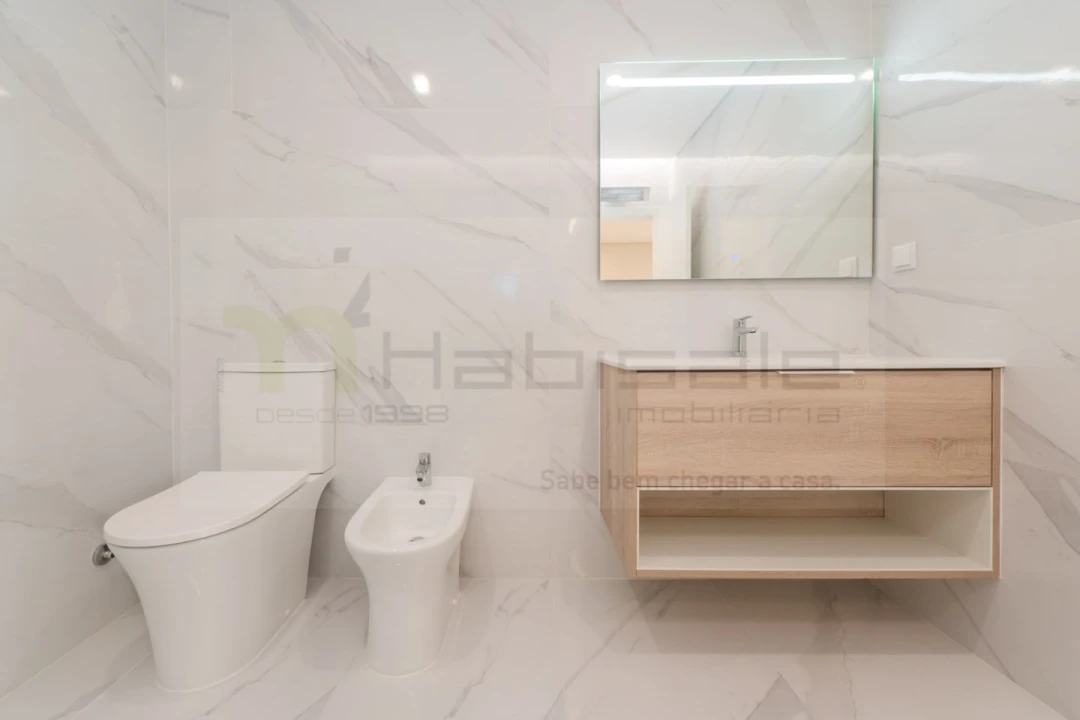 Apartamento T3 para Venda em Carcavelos e Parede Foto 27