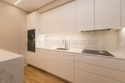 Apartamento T3 para Venda em Carcavelos e Parede