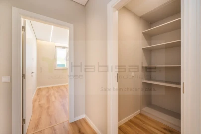 Apartamento T3 para Venda em Carcavelos e Parede