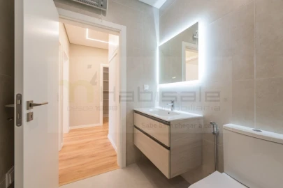Apartamento T3 para Venda em Carcavelos e Parede