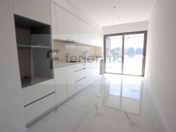 Apartamento T3 para Venda em Urgezes