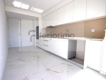 Apartamento T3 para Venda em Urgezes