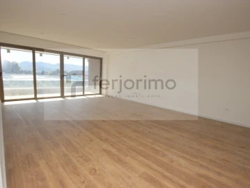 Apartamento T3 para Venda em Urgezes