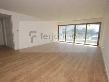 Apartamento T3 para Venda em Urgezes