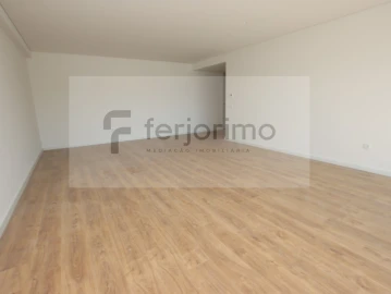 Apartamento T3 para Venda em Urgezes
