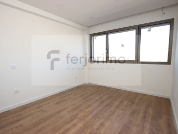 Apartamento T3 para Venda em Urgezes