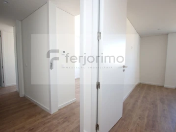 Apartamento T3 para Venda em Urgezes
