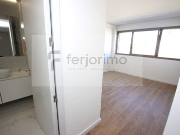 Apartamento T3 para Venda em Urgezes