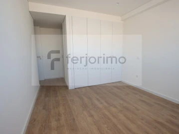 Apartamento T3 para Venda em Urgezes