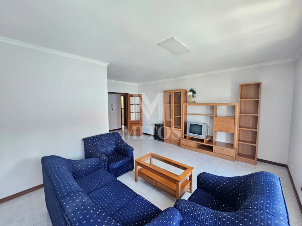 Apartamento T4 para Arrendamento em Darque Foto 1