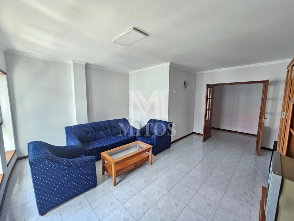Apartamento T4 para Arrendamento em Darque Foto 2