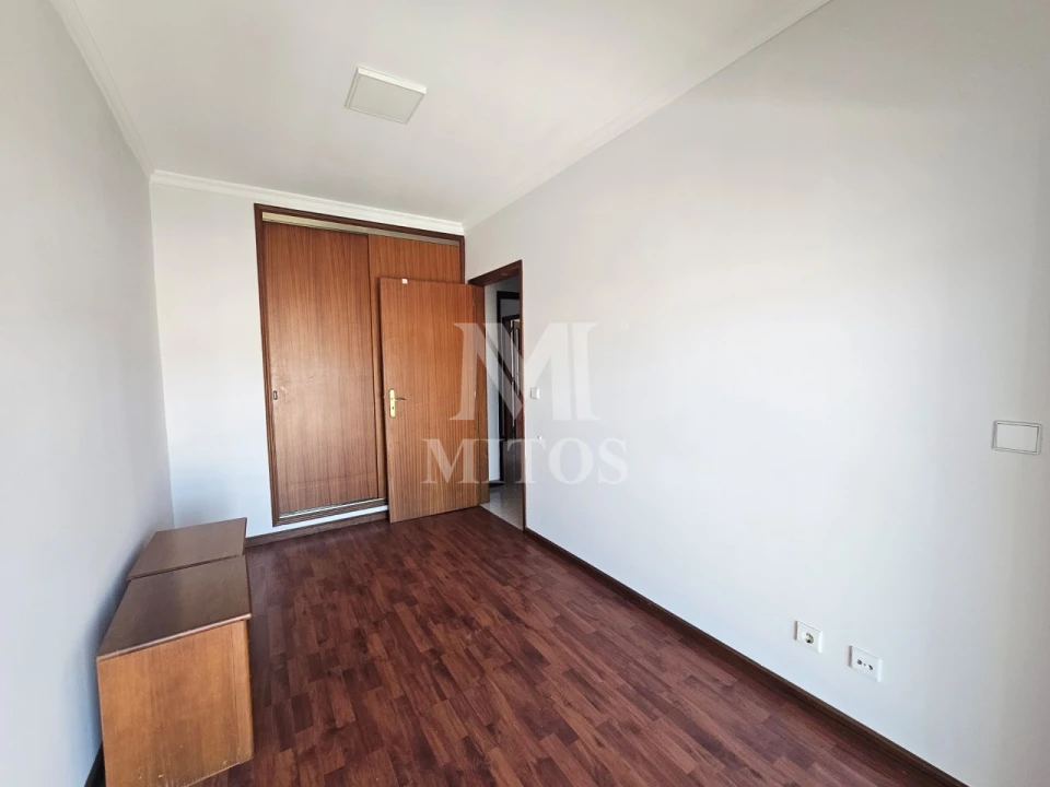 Apartamento T4 para Arrendamento em Darque Foto 11