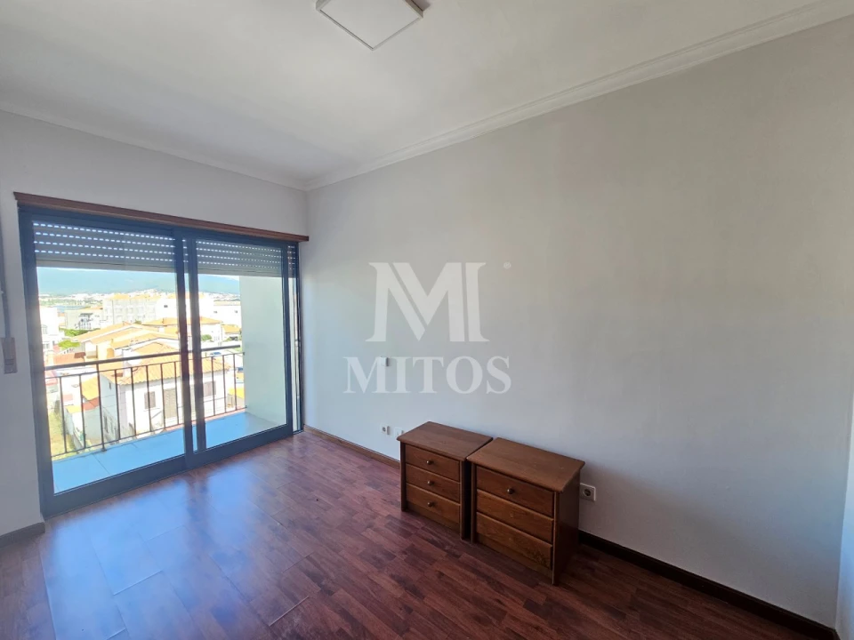 Apartamento T4 para Arrendamento em Darque Foto 12