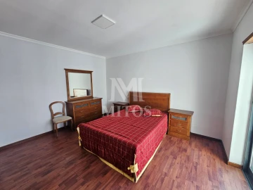 Apartamento T4 para Arrendamento em Darque