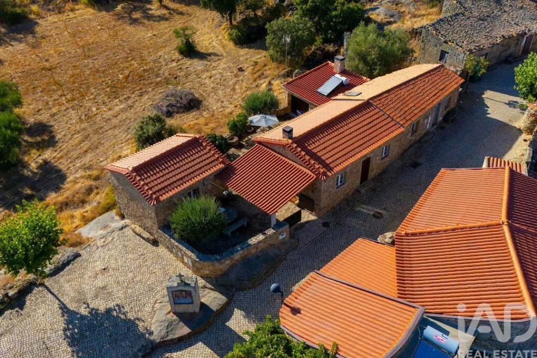 Moradia T2 para Venda em Atalaia e Safurdão Foto 1