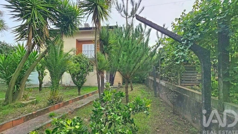 Moradia T3 para Venda em Vila de Cucujães