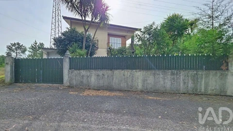 Moradia T3 para Venda em Vila de Cucujães