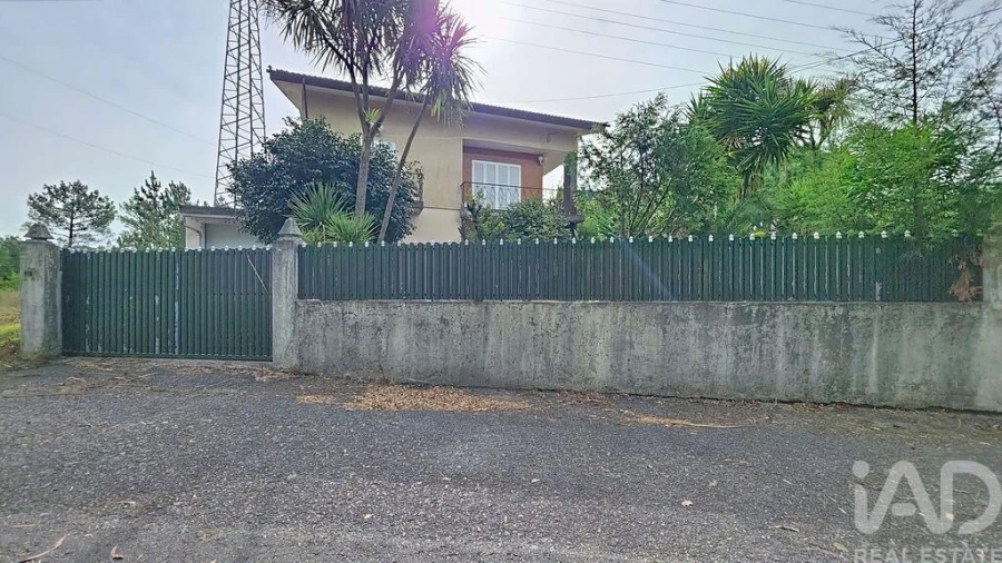 Moradia T3 para Venda em Vila de Cucujães Foto 3