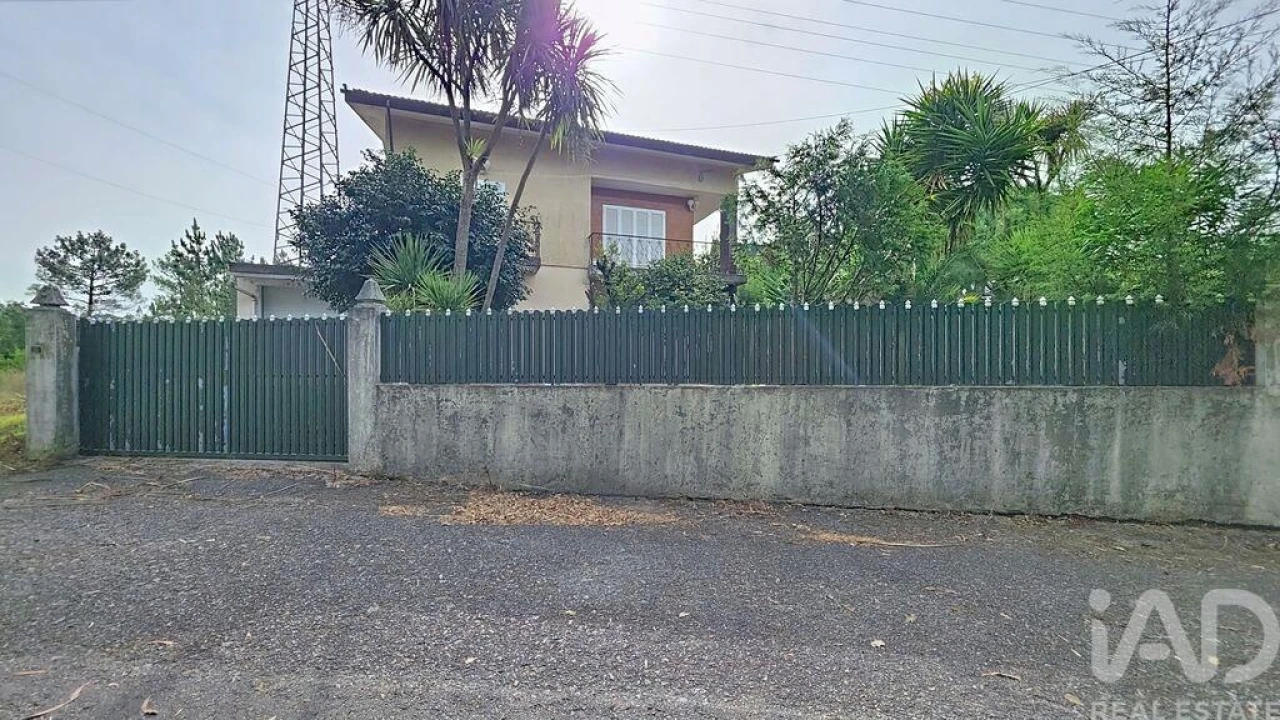 Moradia T3 para Venda em Vila de Cucujães Foto 3