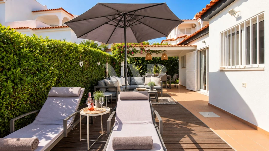 Moradia T4 para Venda em Quarteira Foto 10