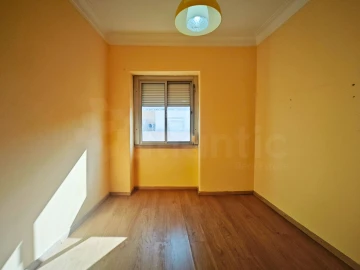 Apartamento T2 para Venda em Venteira