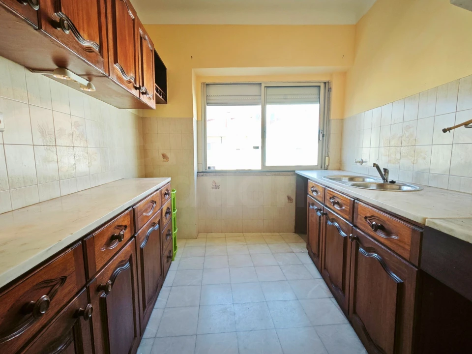 Apartamento T2 para Venda em Venteira Foto 2