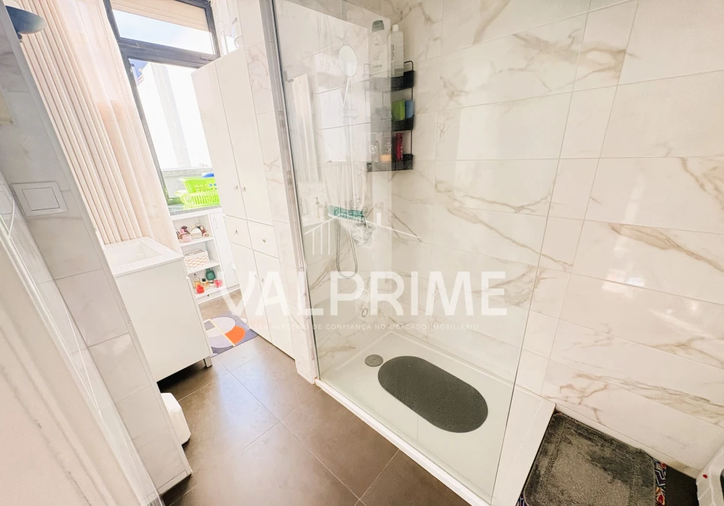Apartamento T2 para Venda em Rio Tinto Foto 7