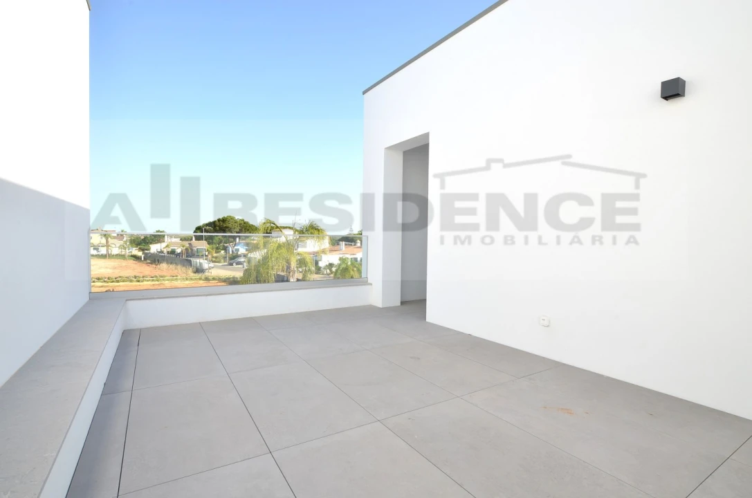 Moradia T3 para Venda em Quarteira Foto 34