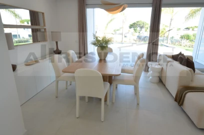 Moradia T3 para Venda em Quarteira