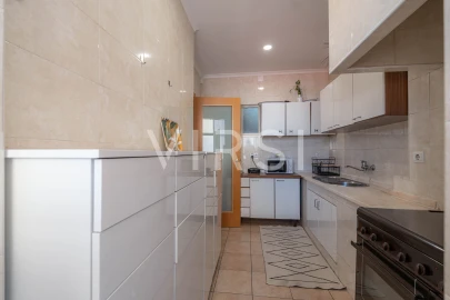 Apartamento T4 para Venda em Sé Nova, Santa Cruz, Almedina e São Bartolomeu