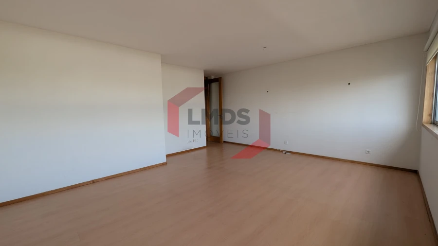 Apartamento T3 para Venda em Moreira Foto 3