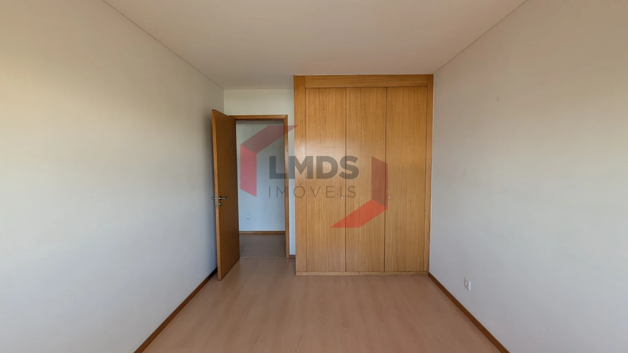 Apartamento T3 para Venda em Moreira Foto 9