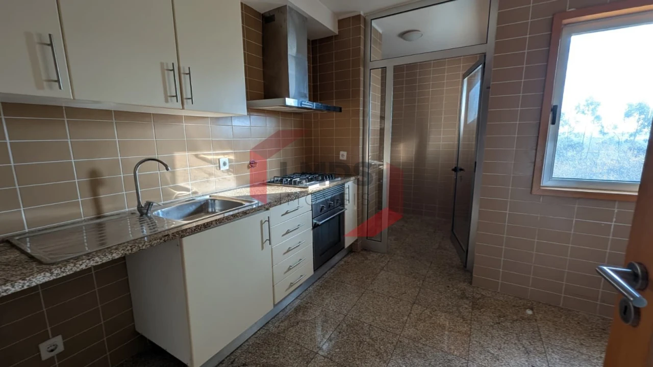 Apartamento T3 para Venda em Moreira Foto 4