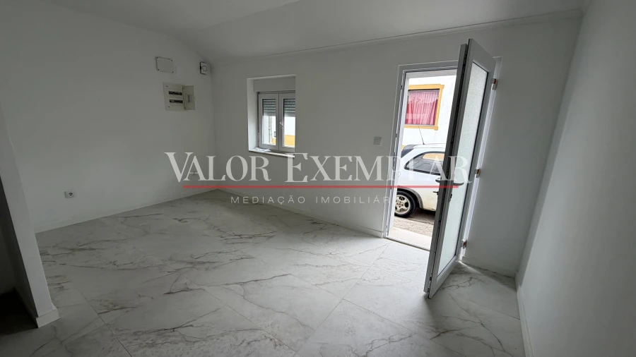 Moradia T1 para Venda em Couço Foto 4