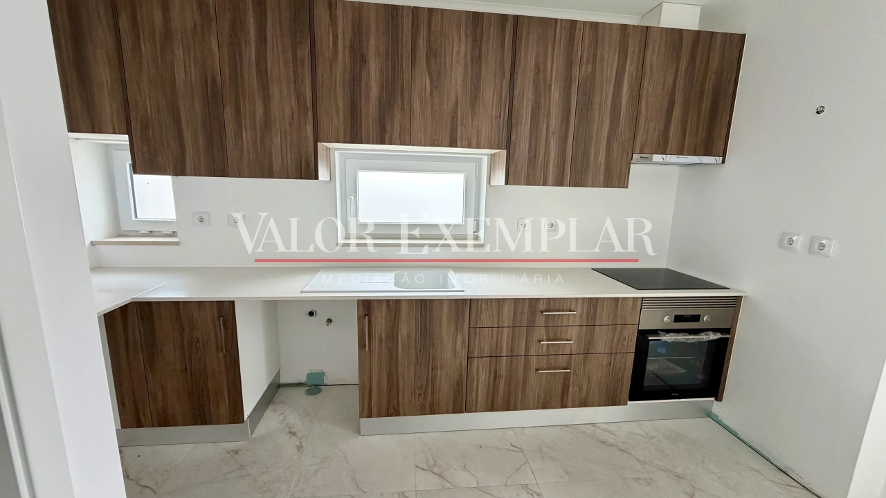 Moradia T1 para Venda em Couço Foto 1