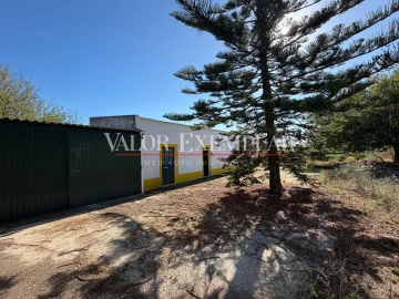 Quinta T1 para Venda em Atalaia e Alto Estanqueiro-Jardia