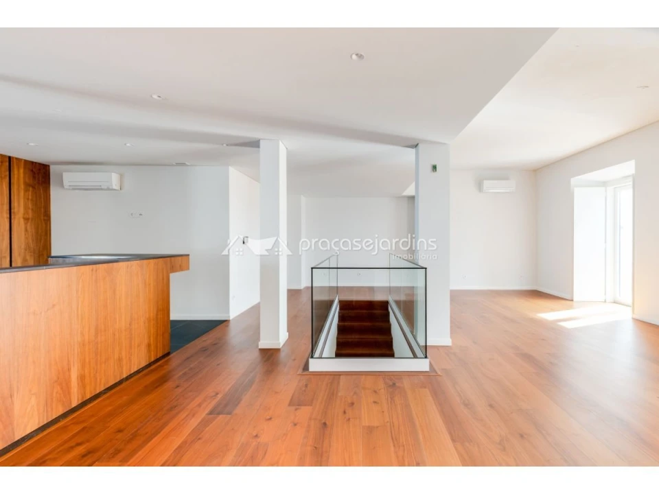 Apartamento T4 para Venda em Leiria, Pousos, Barreira e Cortes Foto 1