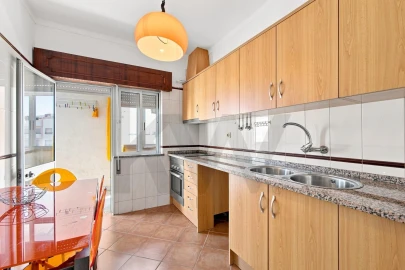 Apartamento T1 para Venda em Faro (Sé e São Pedro)
