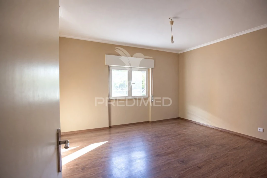 Apartamento T2 para Venda em Amora Foto 16
