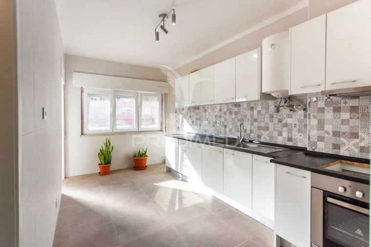 Apartamento T2 para Venda em Amora Foto 7