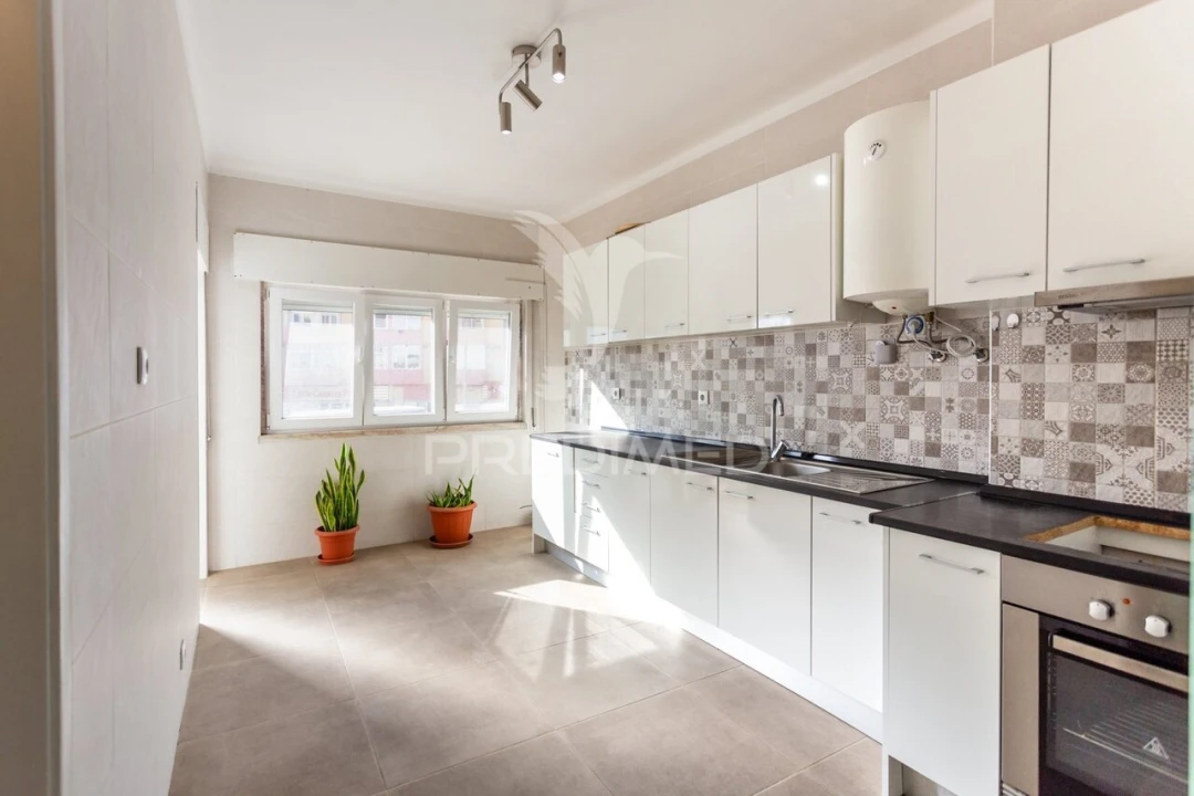 Apartamento T2 para Venda em Amora Foto 7