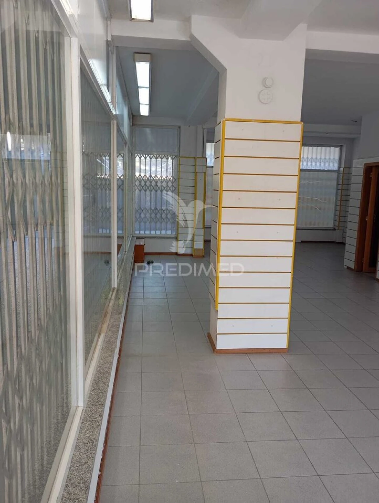 Loja para Arrendamento em Rio Tinto Foto 11